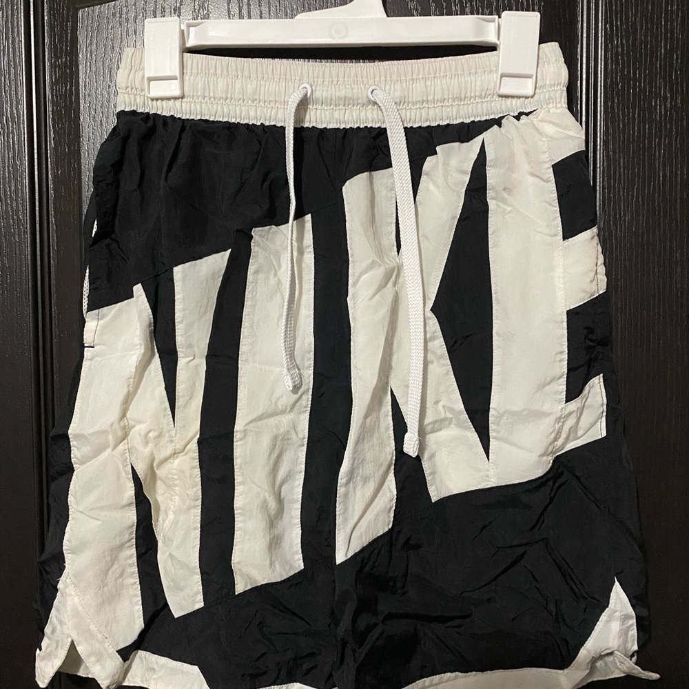 Nike windbreaker shorts